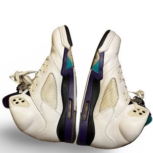 Air Jordan Nike 5 Retro grape 🍇 Size 10